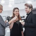 How to Build a Winning Dropshipping Business in the US: Sourcing, Supplier Relationships, and Customer Service