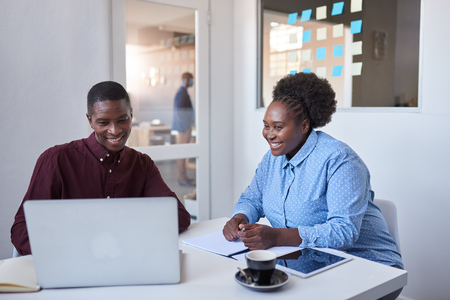 Influencer Partnerships: Strengthening Brand Identity through Authentic Collaborations